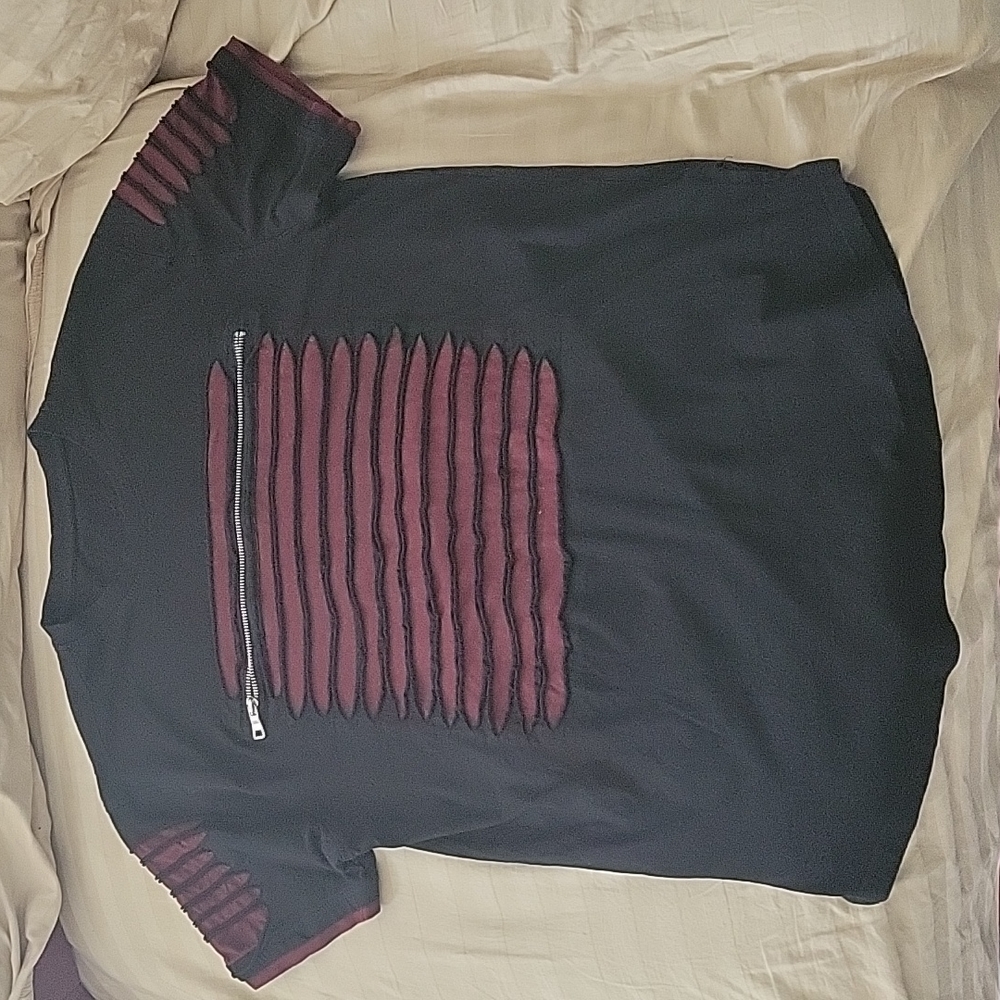 Tshirt burgundy and black